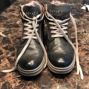 Venice Men’s shoes Blue! Great Condition Size EU44